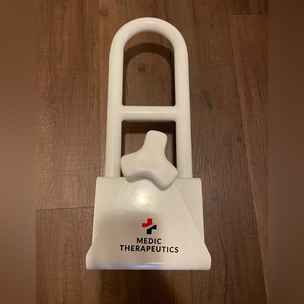 Medic Therapeutics Adjustable Steel Bathtub Safety Assist Rail